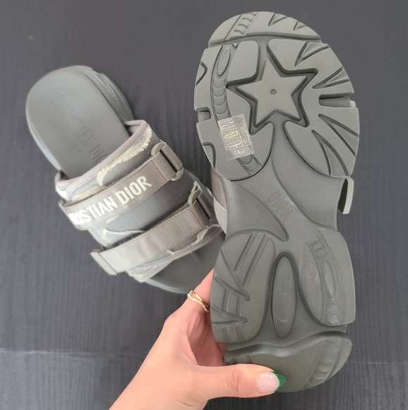 Christian Dior D Wander Sandal - Picture 5 of 8